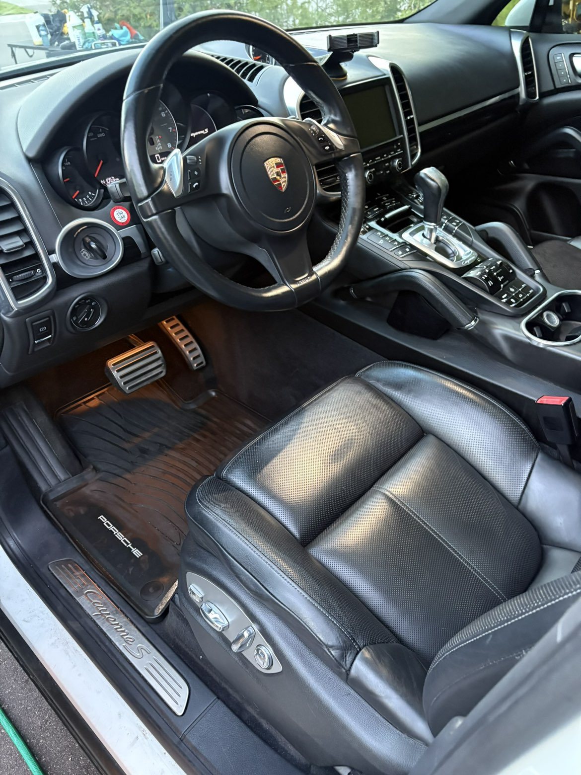 Porsche Cayenne S black leather interior, detailed